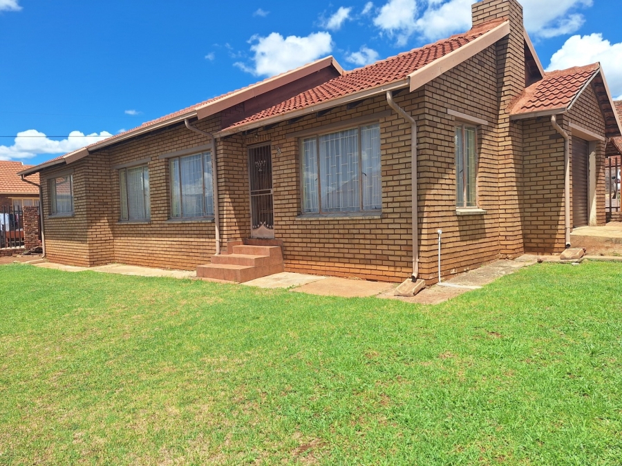 3 Bedroom Property for Sale in Ikageng North West